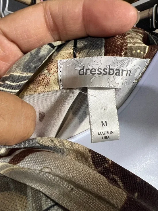 dressbarn Neutral Floral Print Blouse in Beige, Brown, Gray size M - Picture 2 of 9